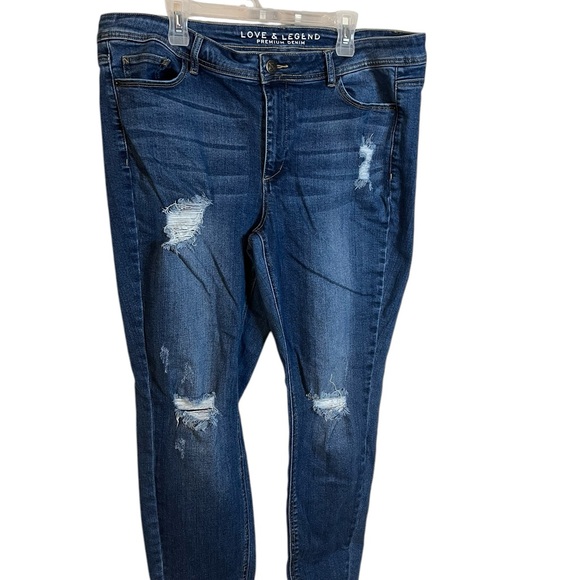 A pair of Love & Legend jeans by Pennington’s in size 20. Skinny legs - Picture 2 of 8